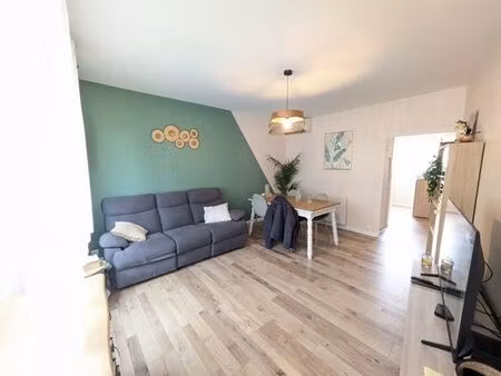 maison de prestige de 85 m2 en location bazoches-les-gallerandes  centre