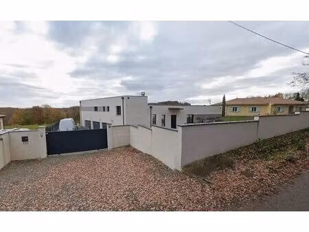 villa d'exception avec piscine et vue à 25 minutes de toulouse