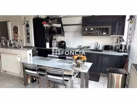 f2 cosy en centre ville bondouble avec grande terrasse plein sud de 38 m2 et box