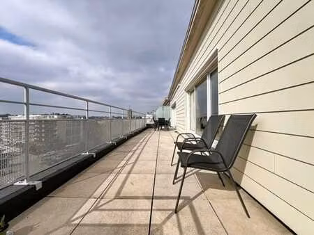 superbe penthouse meuble 4 chambres + grande terrasse