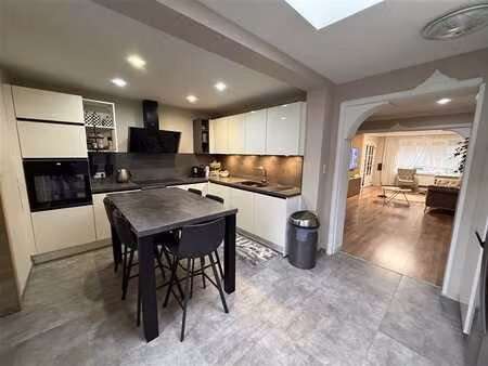 ?? maison 3 façades entièrement rénovée avec grand jardin –