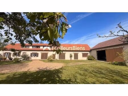 longère avec dépendances