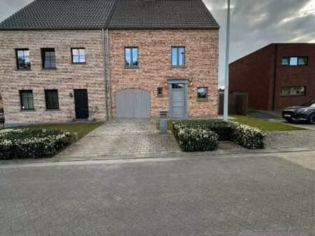 halfopen bebouwing met 2 of 3 slaapkamers