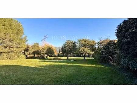 terrain cheval-blanc (84)