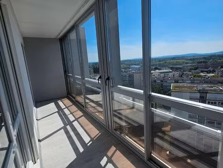 location appartement au 14 ème étage