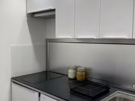 t2 situé en coeur de ville dans immeuble bougeois