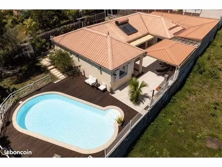 villa 5 pièces 150 m²