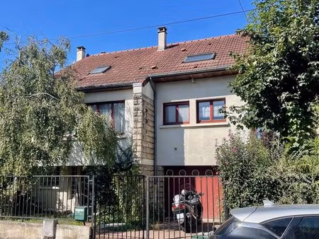 pavillon 6 pièces 140 m²