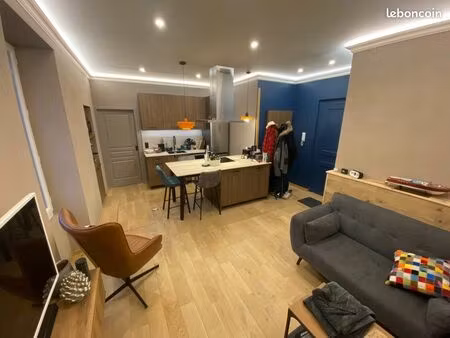 t2 meublé haut standing – centre aix-les-bains – parking privé