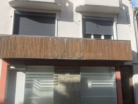 f3 de 63m2 centre ville 1er etage