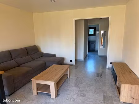 t3 meublé avec balcon & stationnement