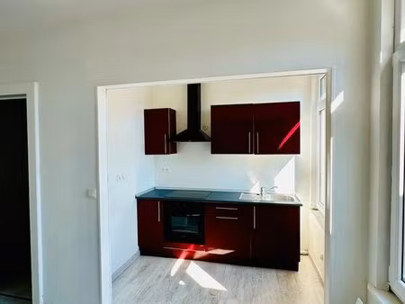 a louer: appartement lumineux 85m² - 5 pièces + garage & grenier