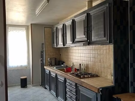 à louer meublé -1 er étage besse sur braye