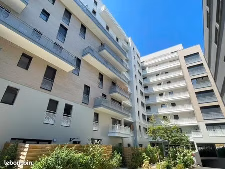 studio 1 pièce 26 m²