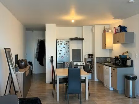 3 pieces principales 60m2 + balcon et parking breteville sur odon