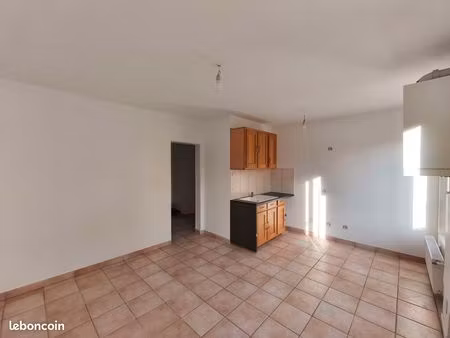 appartement t2 43m² rez-de-chaussée - châlons-en-champagne 51000 - 475 euro