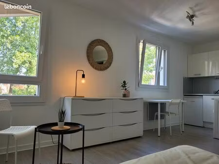 studio meublé avec coin nuit