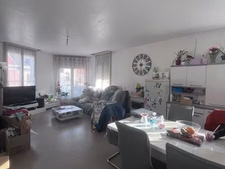 appartement t3 de 77m² - non meublé