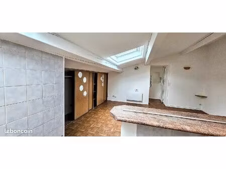 f2. saint-raphaël. centre. a l'année. vide