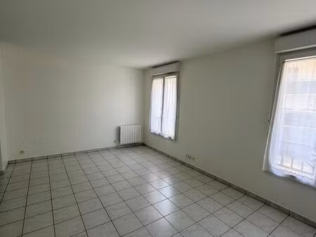 studio – guyancourt (78280) – 30m²