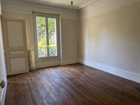 appartement 3 pièce(s) 62 m2 - proche gare