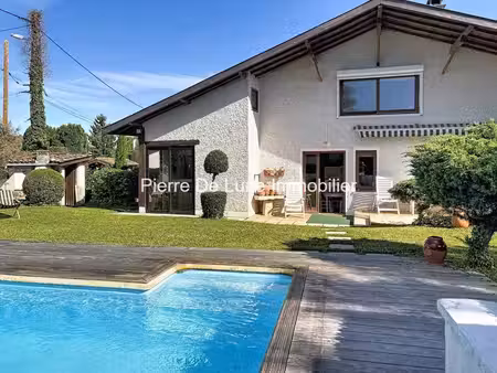maison de caractère avec piscine proche de pérouges