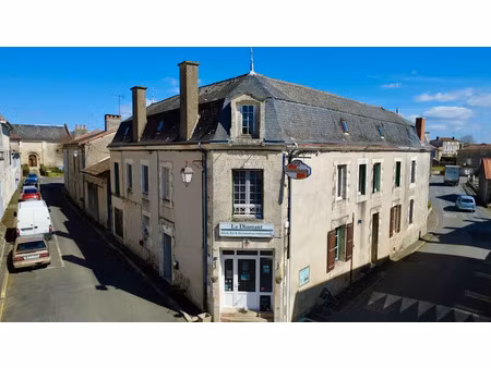 vente immeuble 9 pièces 280 m² à mauprévoir (86460)  128 000 €
