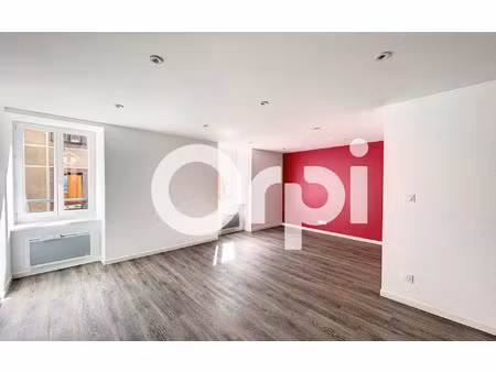 location appartement  48.25 m² t-2 à saint-flour  370 €