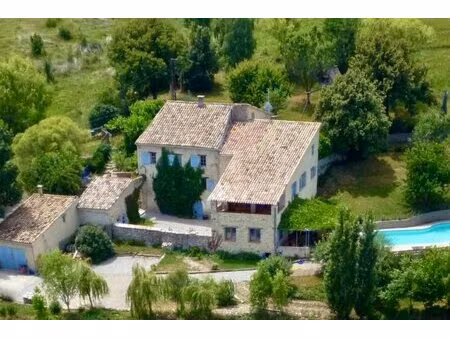 trois bâtisses - du business clef en main - un rêve