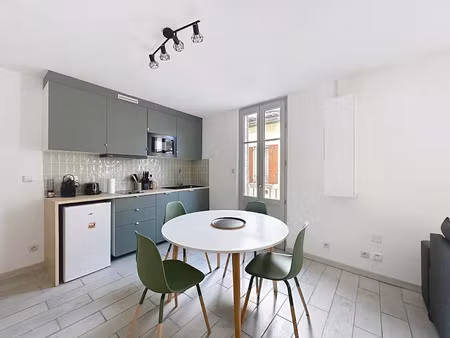 location meublée appartement 1 pièce 40 m² à avignon (84000)  650 €