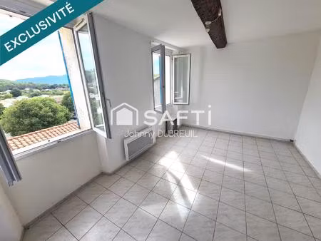 carnoules - appartement t3 55m2 avec cave privative  proche parking et des commodites