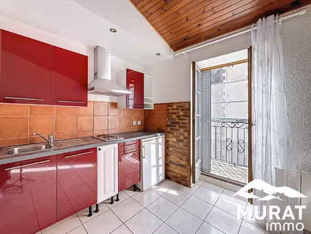 t2 lumineux avec balcon