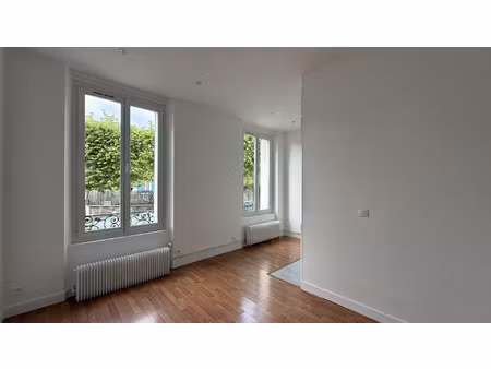 meudon stalingrad - 2 pieces - 34m2 - 1 150eur cc