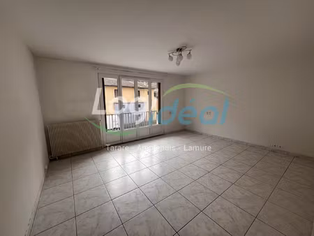 4 pièces balcon  place de parking et ascenseur