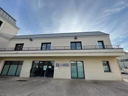 location bureaux 226 m²