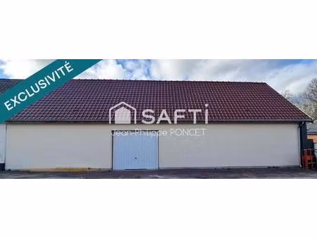 bâtiment de 70 m2 avec jardin