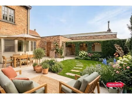 huis met 2-3 slaapkamers  garage en loods (180m²) in assebroek