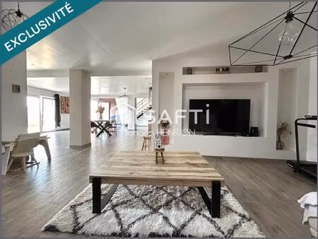 maison de 212 m2 avec 250 m2 de dépendances
