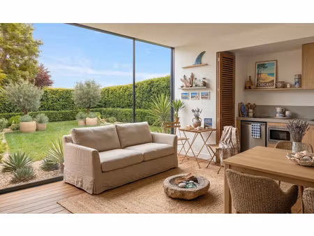 3 pieces + jardin  terrasse - 2 parkings  centre de carcans