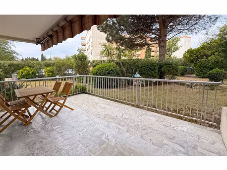 location appartement  25.2 m² t-1 à fréjus  670 €
