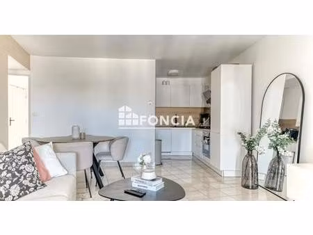 exclusivité foncia – lyon 7 | t3 traversant de 62 m² en étage élevé avec vue exceptionnell
