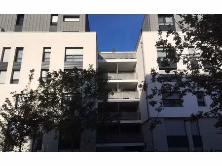 location appartement  31.75 m² t-1 à lyon 8  574 €