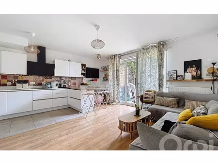 location appartement  71.96 m² t-3 à maisons-alfort  1 900 €