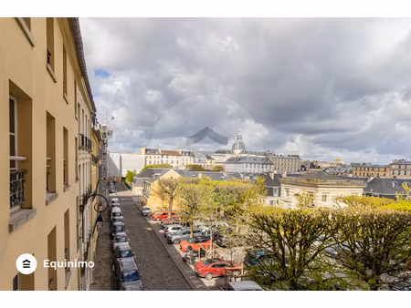studio de 36m2  en très bon état général  situé place des ca