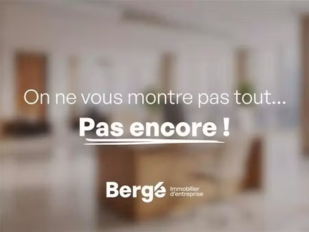 location commerce 139 m²