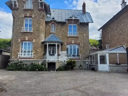 la ferté sous jouarre  très belle maison de caractère en parfait état avec beaucoup de cha
