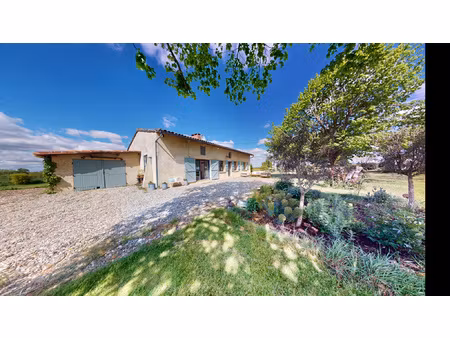 au calme   maison pleine de charme de 195m2 habitable (240m2