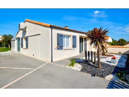 maison de plain-pied rénovée - environnement calme  proche m