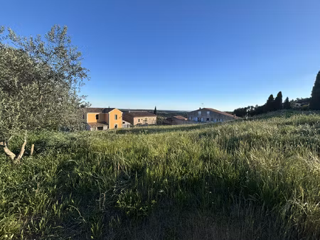 terrain viabilisé avec vue dégagée