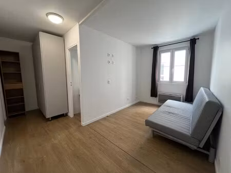 t2 proche canal saint martin